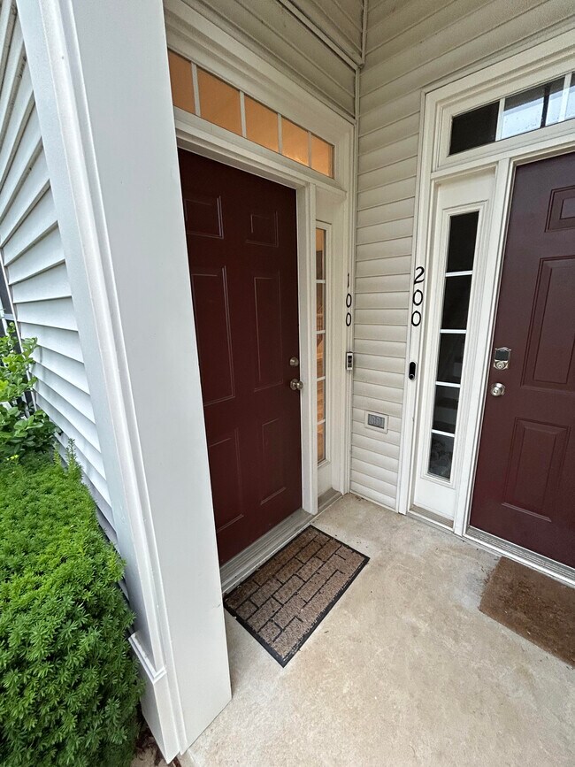 Foto del edificio - 640 Orchard Ridge Dr