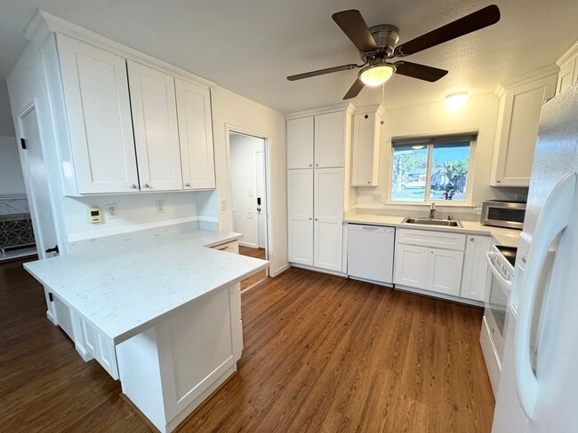 Building Photo - Great shape Jensen Tract Single Family Home in Livermore ADA Compliant