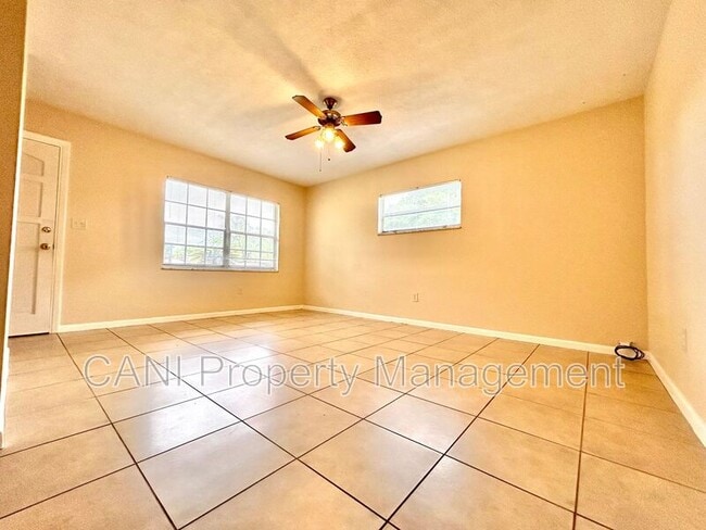 Building Photo - 532 Park Ave