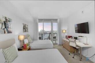 Building Photo - 2602 E Hallandale Beach Blvd