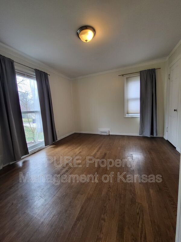 Building Photo - 6300 W 80th Terrace