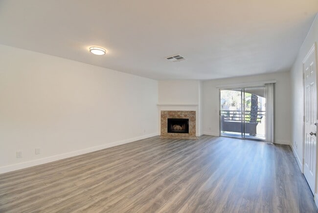 Building Photo - 6867 Tamarus St