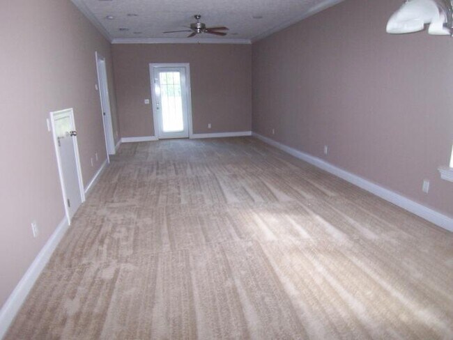 Building Photo - 2950 Palmetto Ridge Way