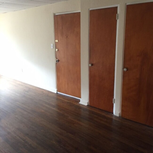 Building Photo - 596 Lowell Ave