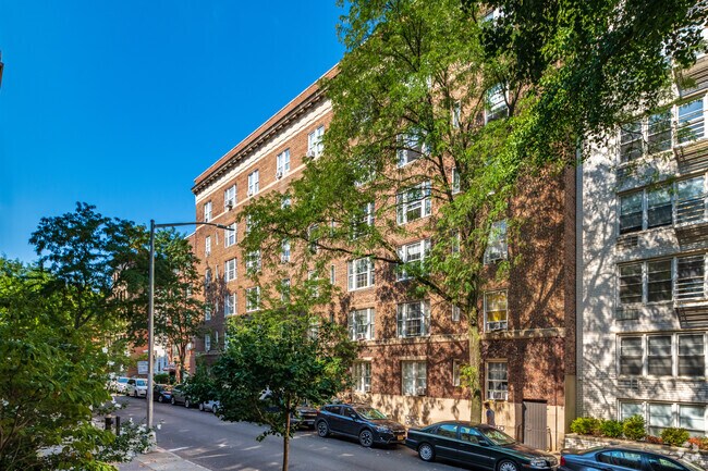 Building Photo - 136 Hicks St