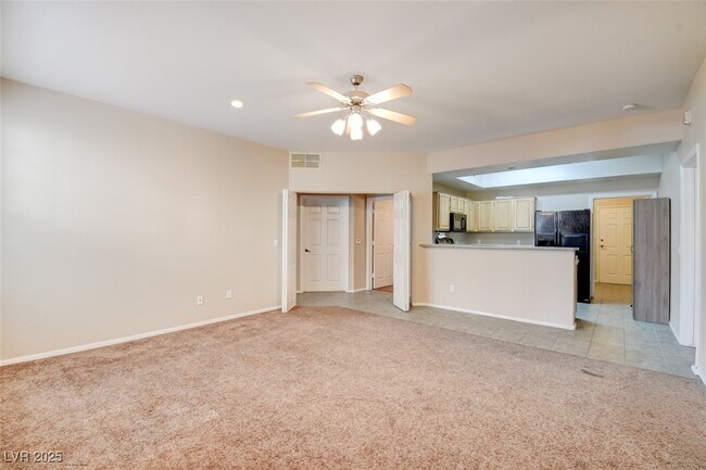 Foto del edificio - 5855 Valley Dr