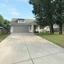 Building Photo - 337 Daleview Dr