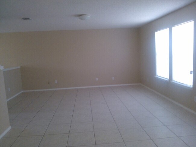 Building Photo - 3916 Thunderbird Ave