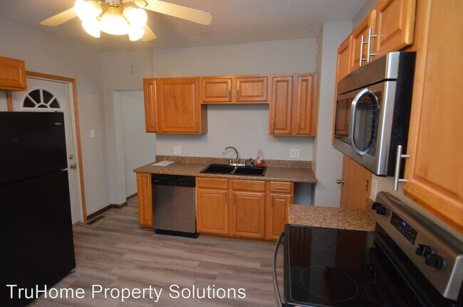 Foto del edificio - 3 br, 1.5 bath House - 616 University Ave