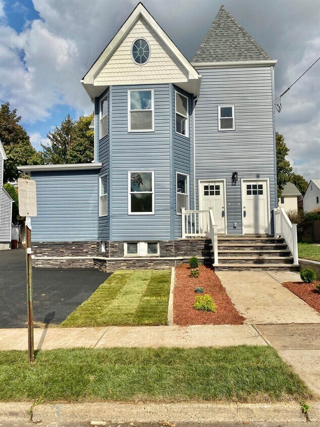 Primary Photo - 273 Randolph Ave