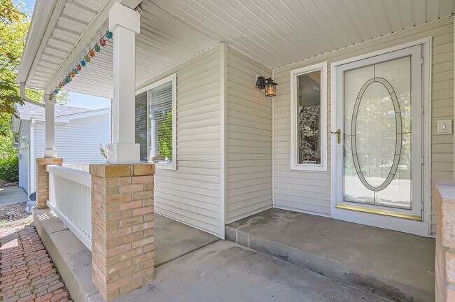 Building Photo - Gorgeous home in Wolf Creek! Ready now!