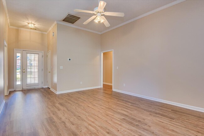 Building Photo - 1223 Carriage Dr