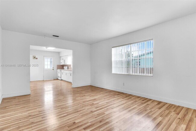 Foto del edificio - 3841 SW 91 Ave