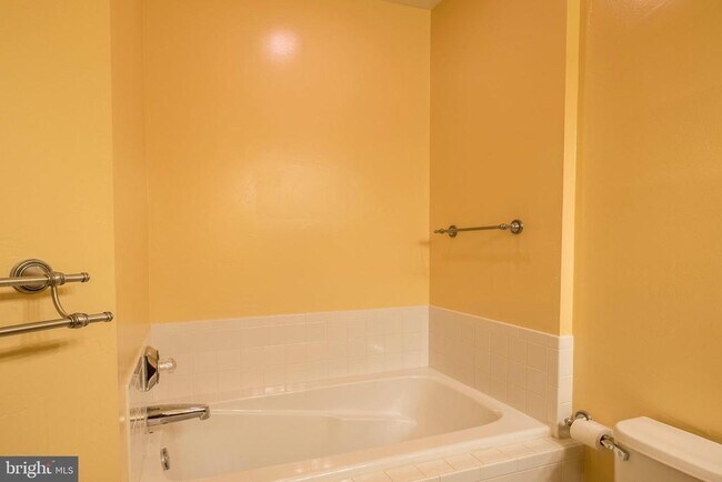 Foto del edificio - 5916 Founders Hill Dr