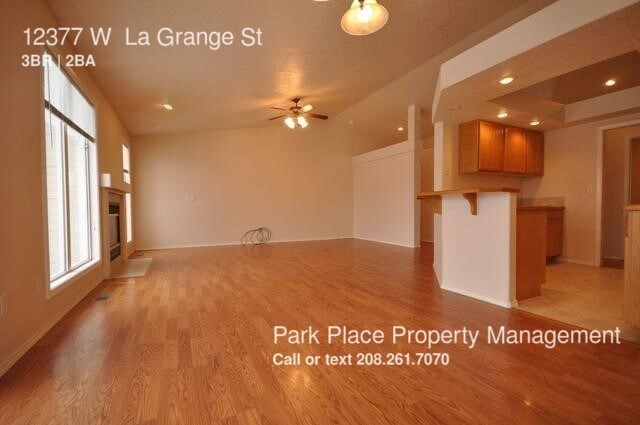 Building Photo - 12377 W La Grange St