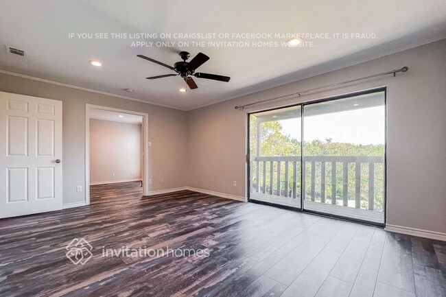 Building Photo - 404 Columbia Dr