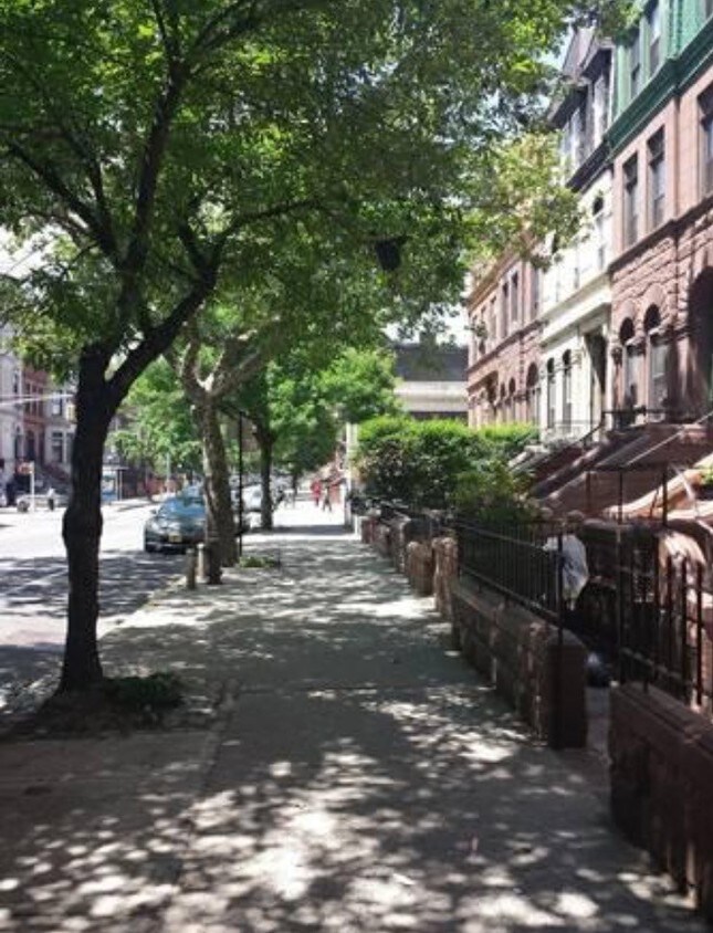 Foto principal - 1207 Dean St