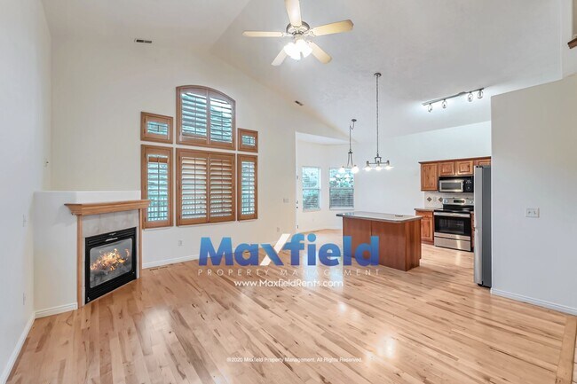 Foto del edificio - New Carpet and Paint - Cedar Hills Home wi...
