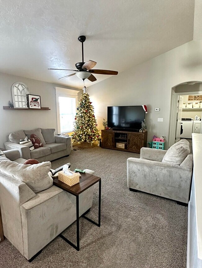 Foto del edificio - 3920 Flint Ave