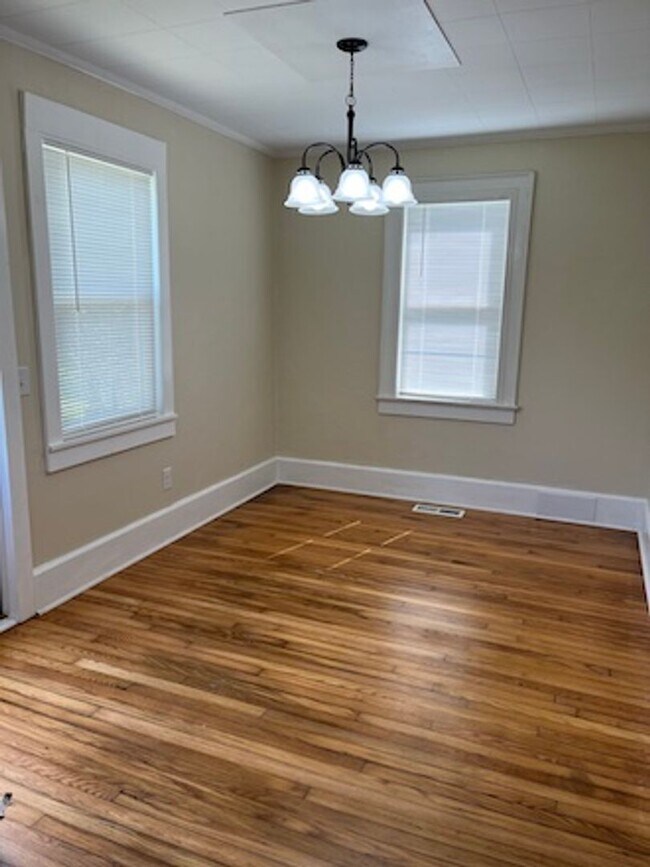 Foto del edificio - Nice Home, Convenient Location