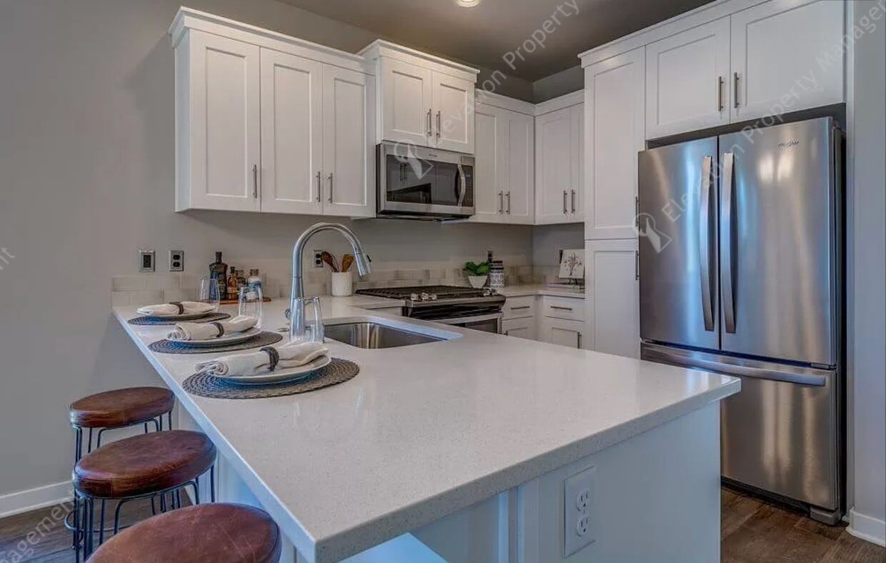 Primary Photo - Centrally Located - 2BR -2BA + office Home