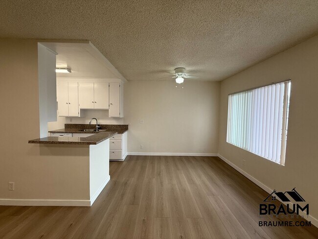 Building Photo - 6041 Whitsett Ave
