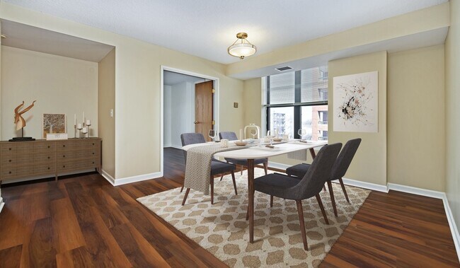 Building Photo - 1715 Chicago Ave