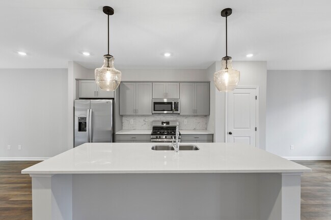 Building Photo - 566 Waterpoint Way