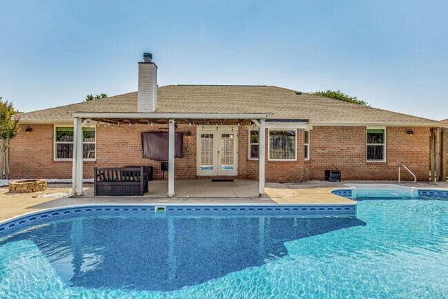 Foto del edificio - Welcome to your dream home! This stunning 4-bedroom, 3-bathroom residence is perfectly situated n...