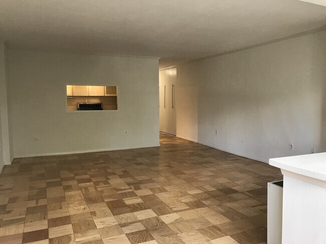 Foto del edificio - 6 Whittier Pl