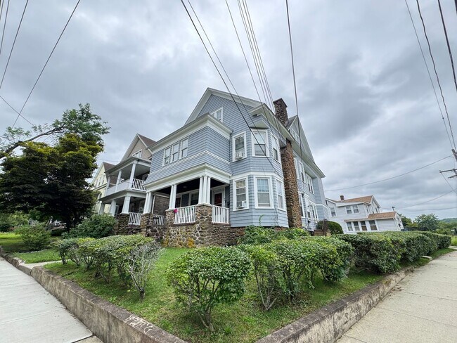 Foto del edificio - 62-64 W Prospect Street