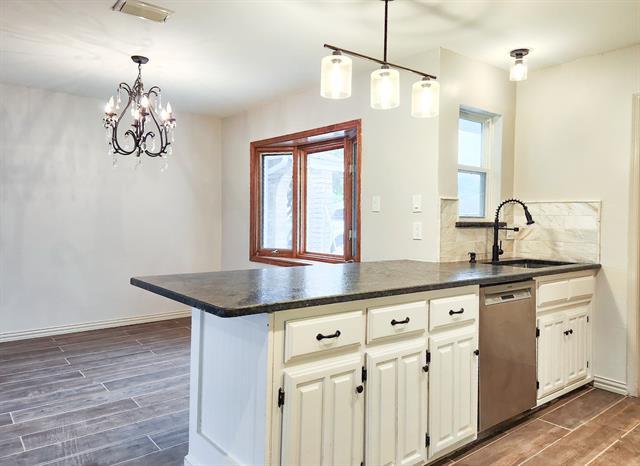 Foto principal - 7010 Lakeshore Dr