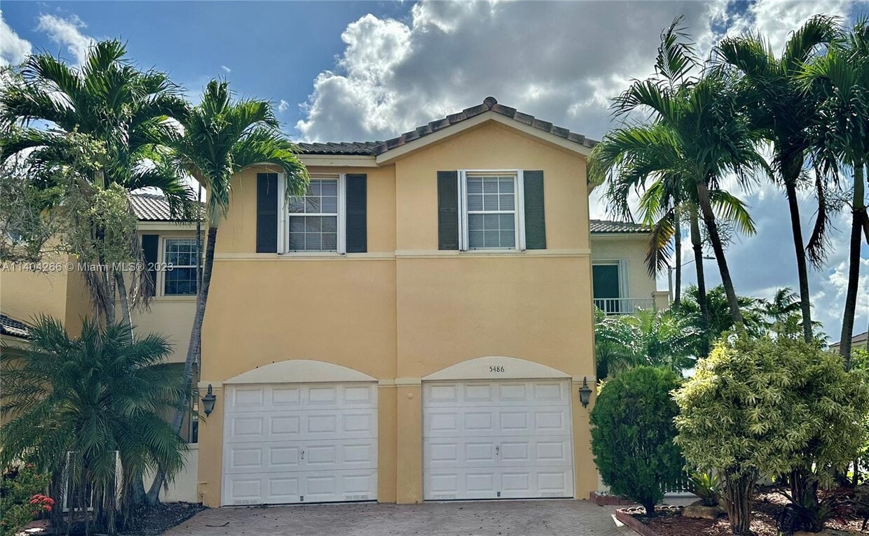 5486 NW 112th Path, Doral, FL 33178 Townhouse for Rent in Doral, FL
