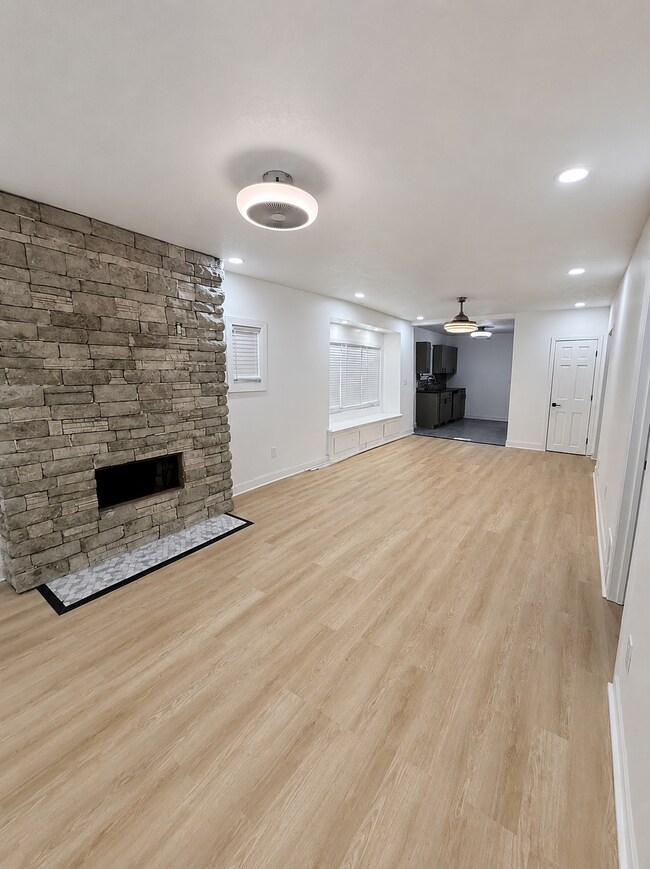 Building Photo - 3639 Agnes Ave