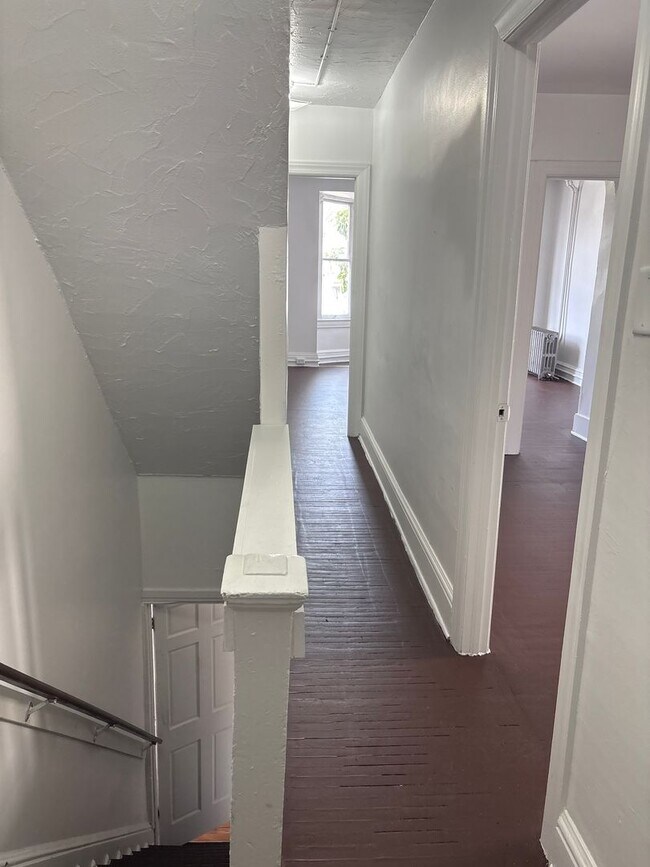 Building Photo - 3 Bedroom 1 Bath in the West End of York City