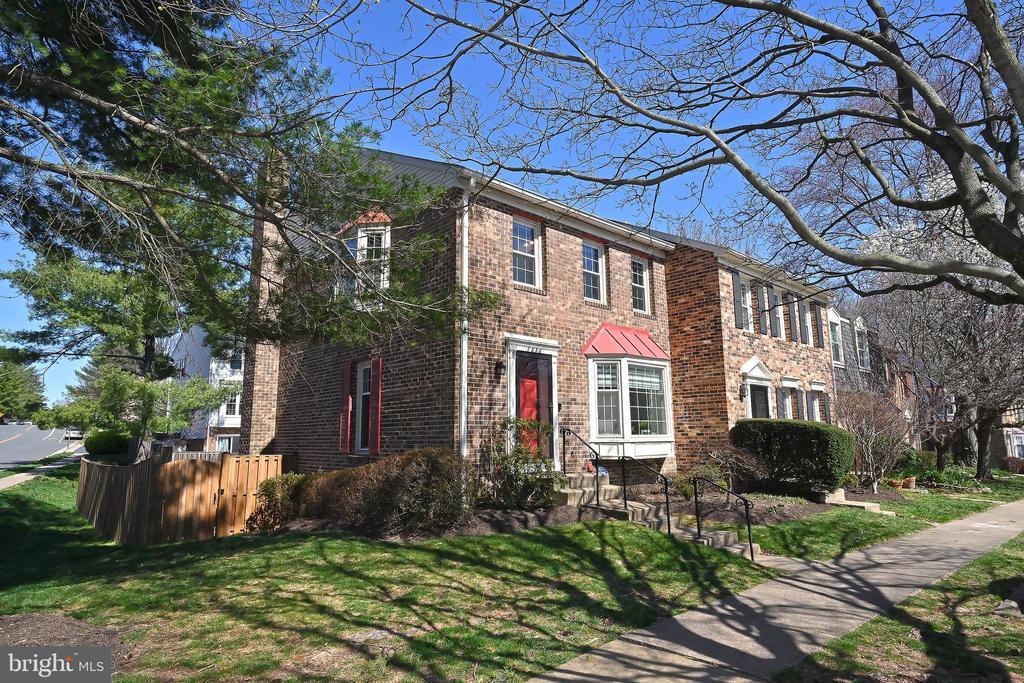 7838 Byrds Nest Pass, Annandale, VA 22003 Townhome Rentals in Annandale VA