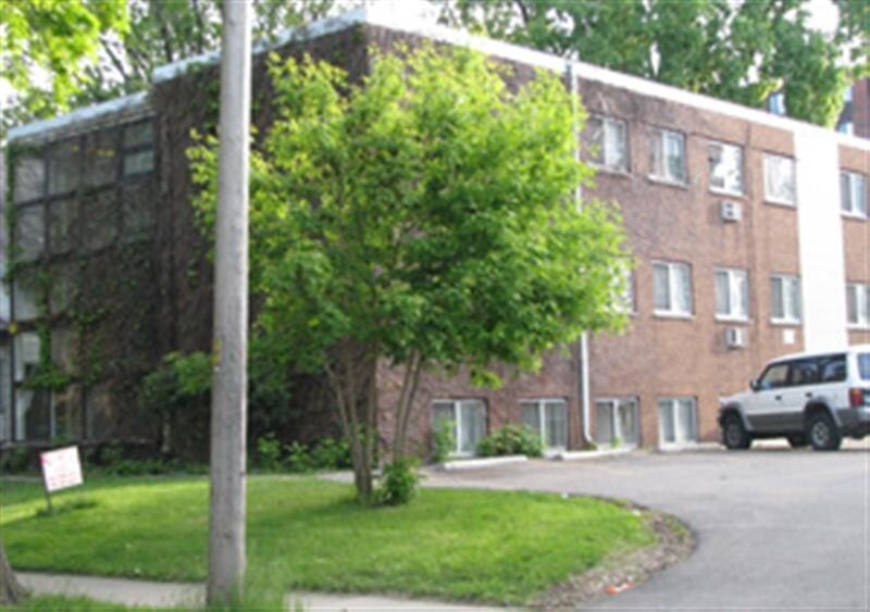 Primary Photo - 1 Bedroom Near Light Rail $800 Monthly Rent