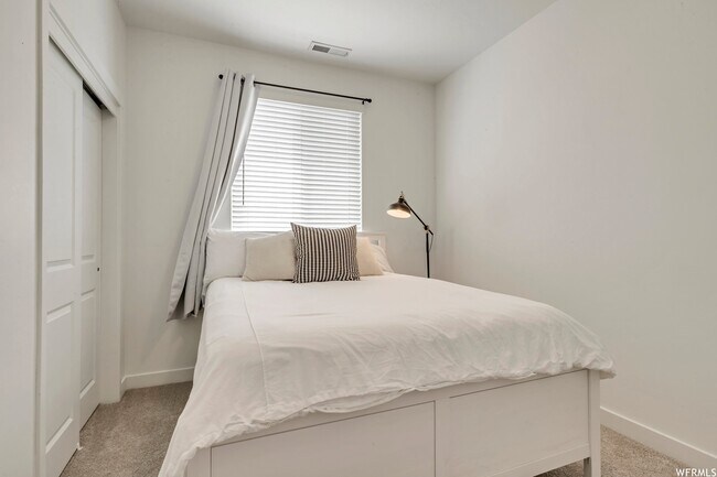 Foto del edificio - 456 Willow Leaf Rd