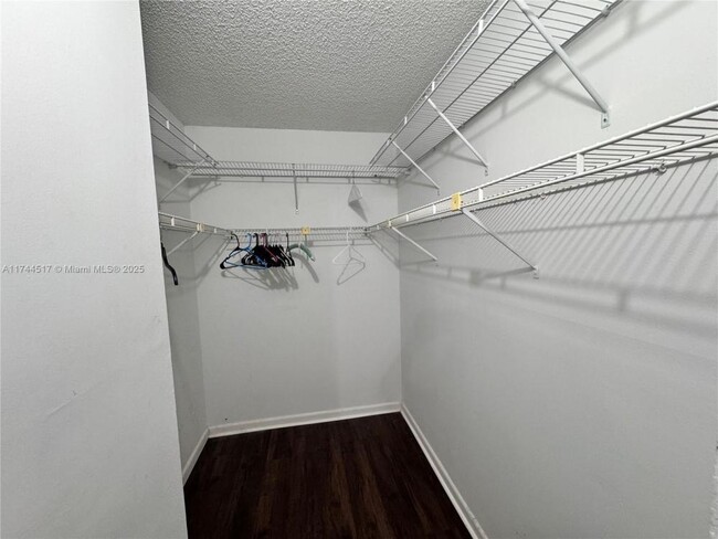 Foto del edificio - 2 bedroom in Pembroke Pines FL 33024