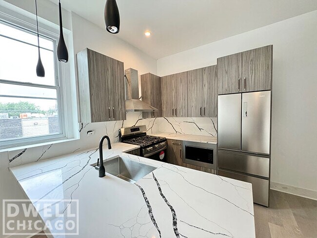 Foto del edificio - 1236 W Hubbard St