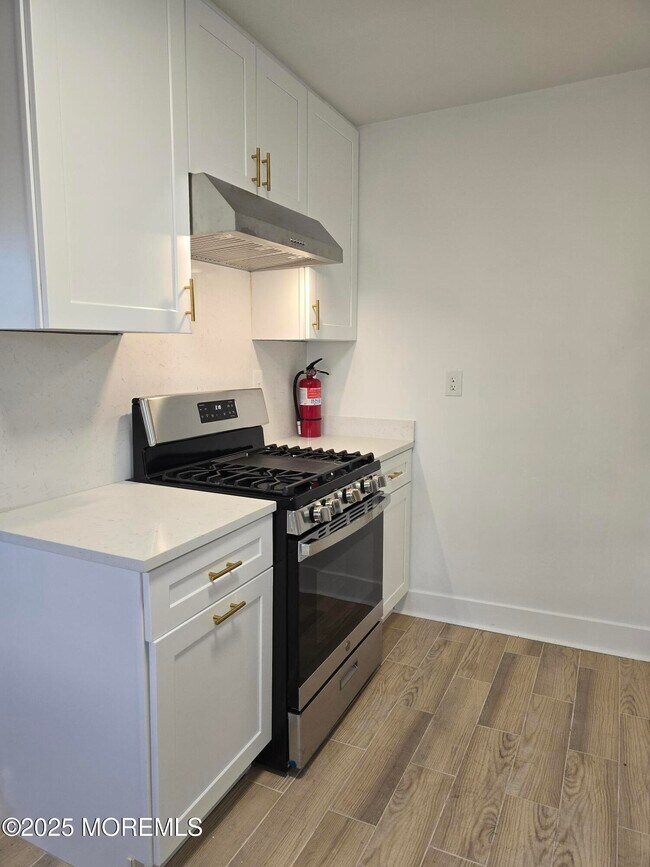 Building Photo - 142 South St