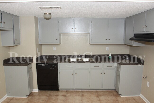 Foto del edificio - 5671 Winterwood Dr