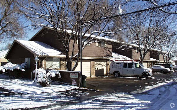 Primary Photo - Carriage Lane Townhomes