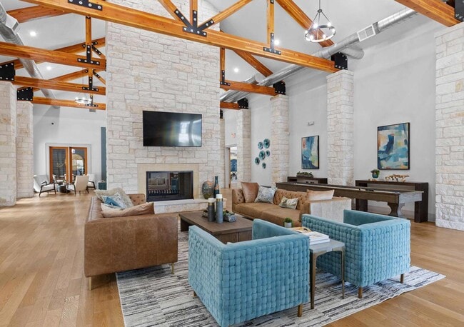 Building Photo - Estancia Villas