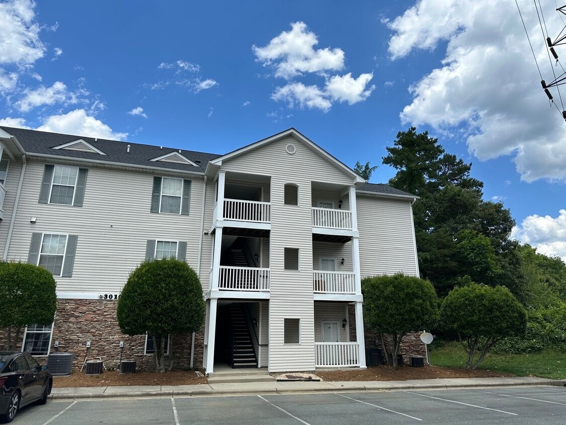 Primary Photo - Condo / Burlington