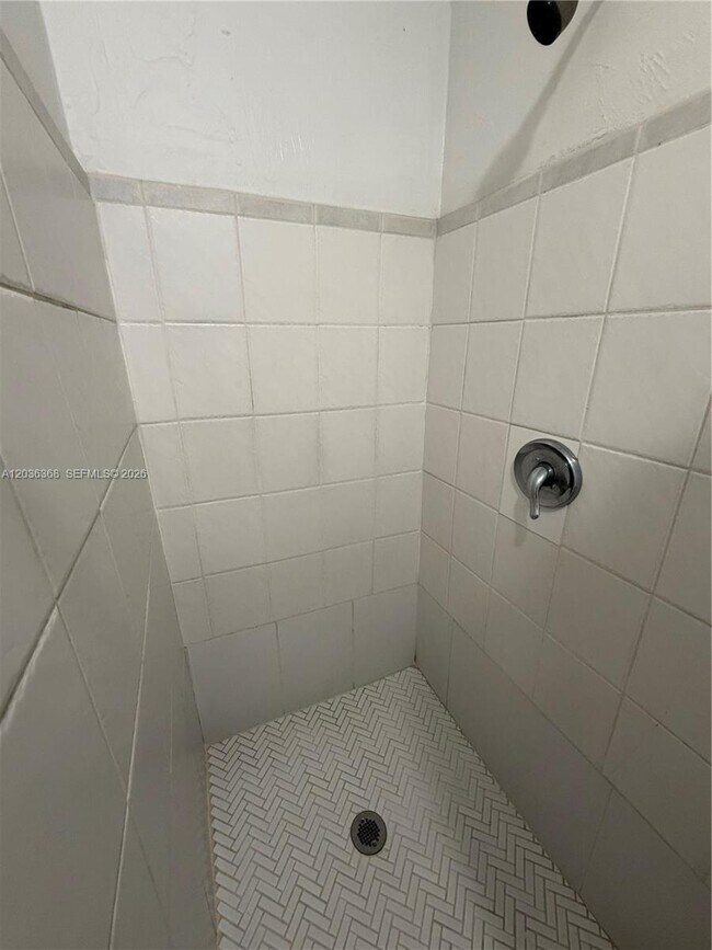 Foto del edificio - 1061 NE 137th St