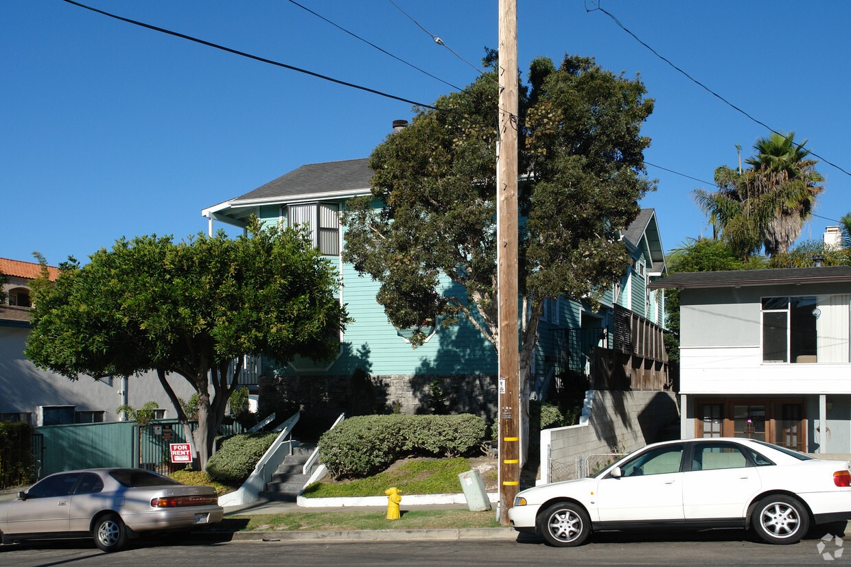 Building Photo - 166-178 Walnut Ave