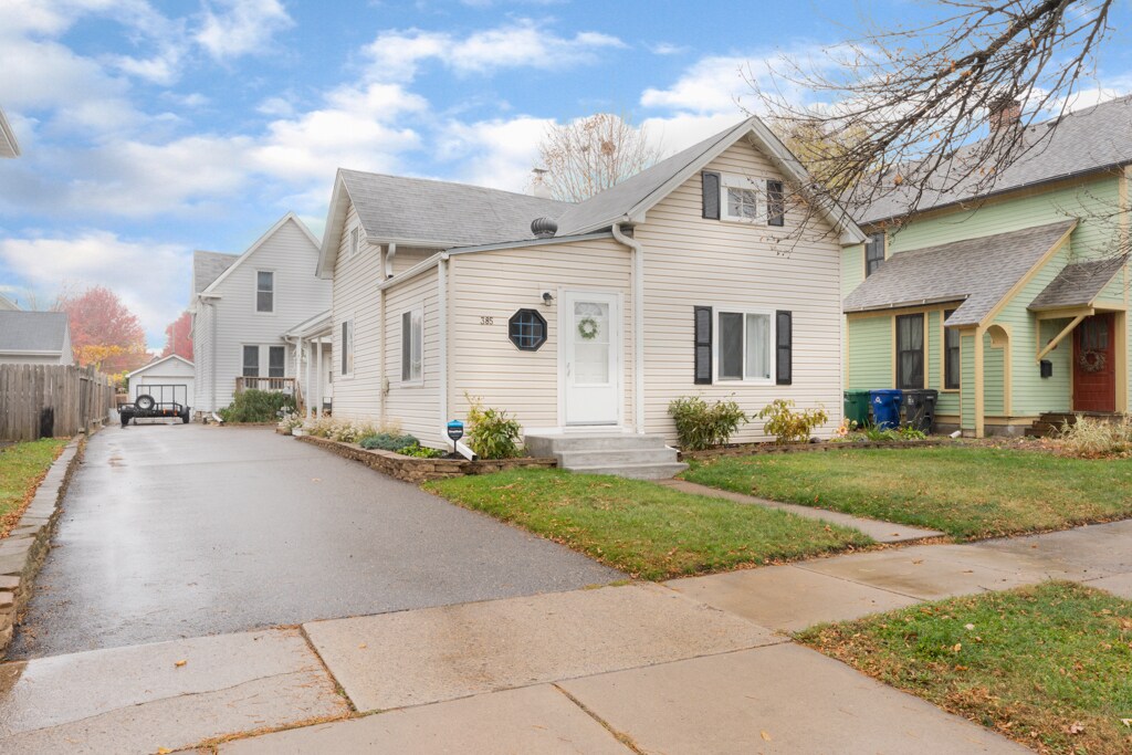 Primary Photo - 385 Stryker Ave