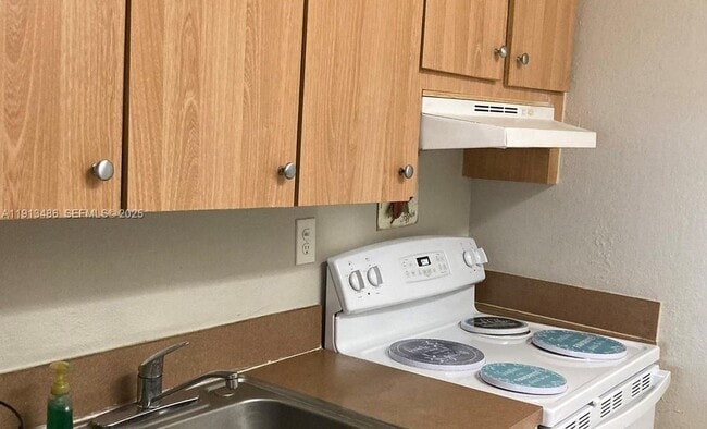 Foto del edificio - 10900 SW 104th St