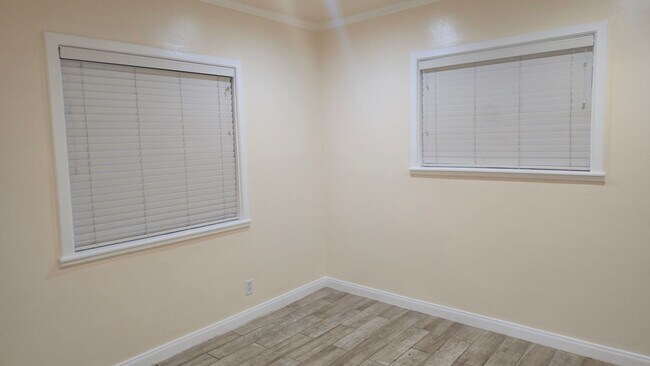 Foto del edificio - Single-Family 2BR Home with Garage & EV Charging